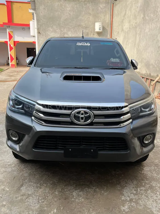 Toyota Hilux 2016 for Sale in Islamabad Image-1