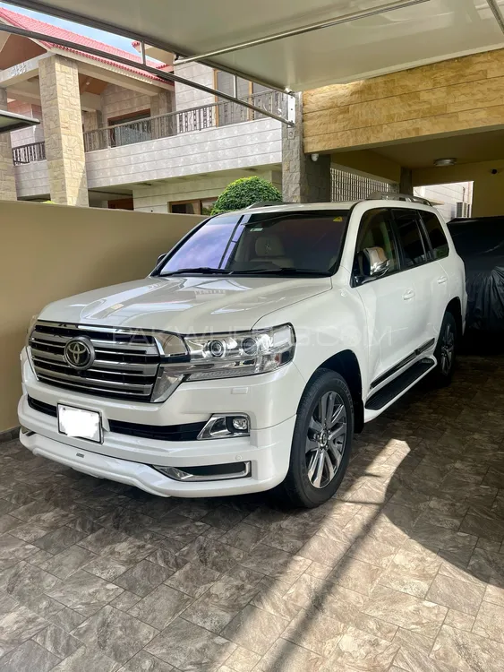 Toyota Land Cruiser 2017 for Sale in Lahore Image-1