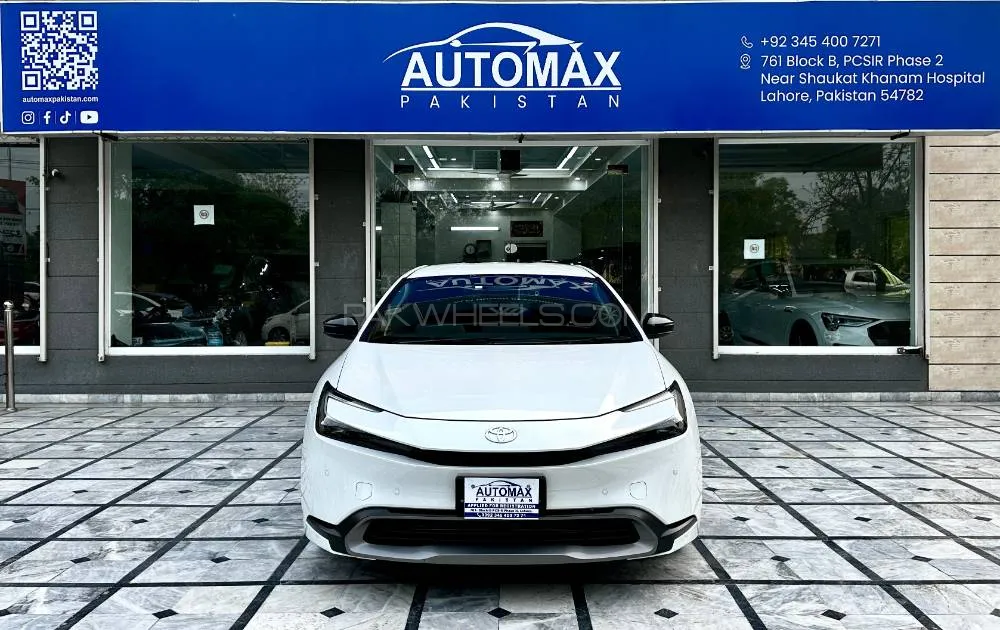 ٹویوٹا پریوس 2023 for Sale in لاہور Image-1