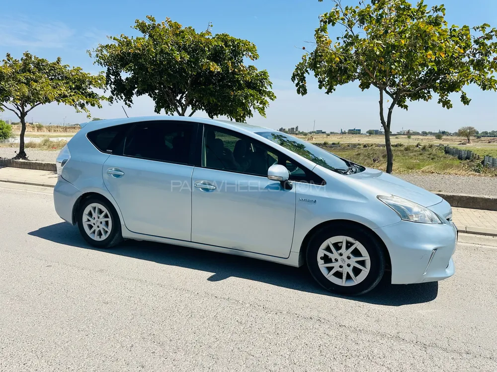 Toyota Prius Alpha 2014 for Sale in Swabi Image-1