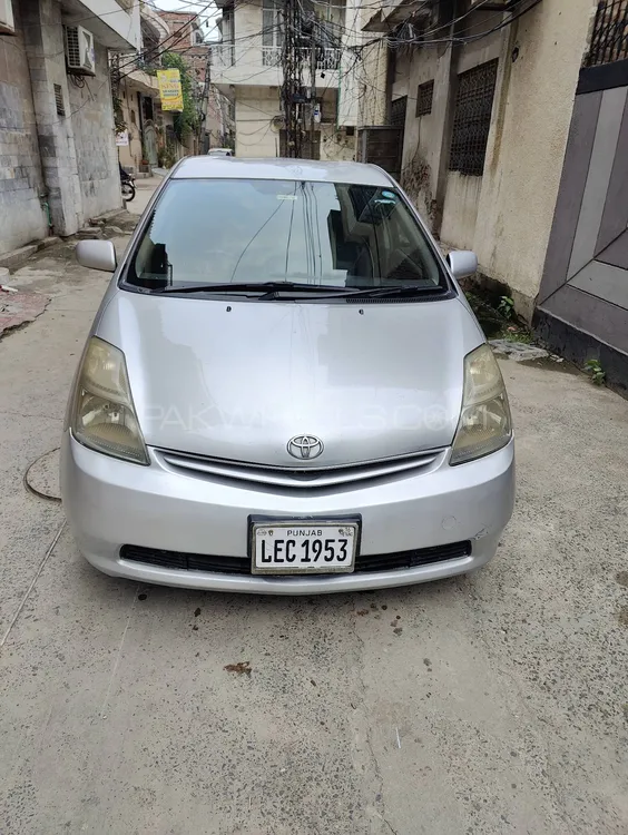 Toyota Prius 2010 for Sale in Lahore Image-1