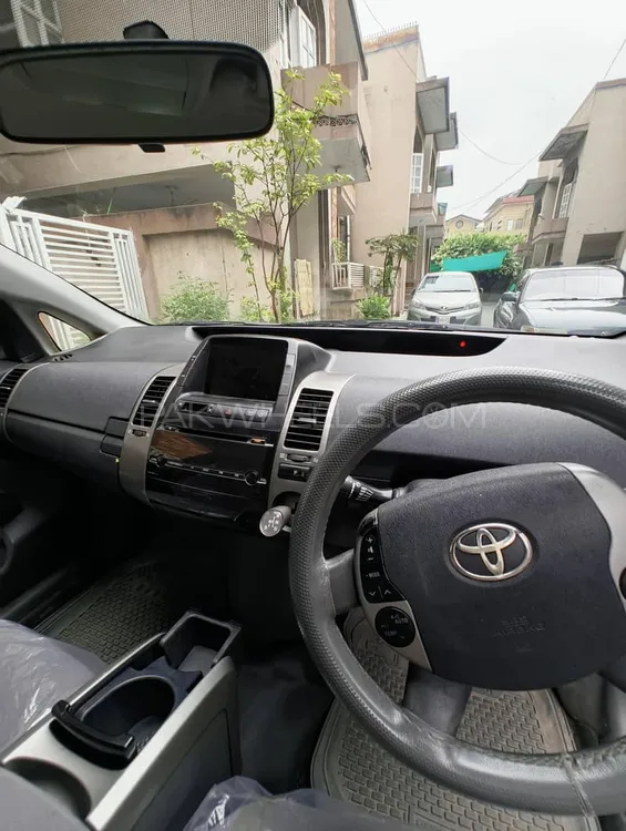 Toyota Prius 2010 for Sale in Peshawar Image-1