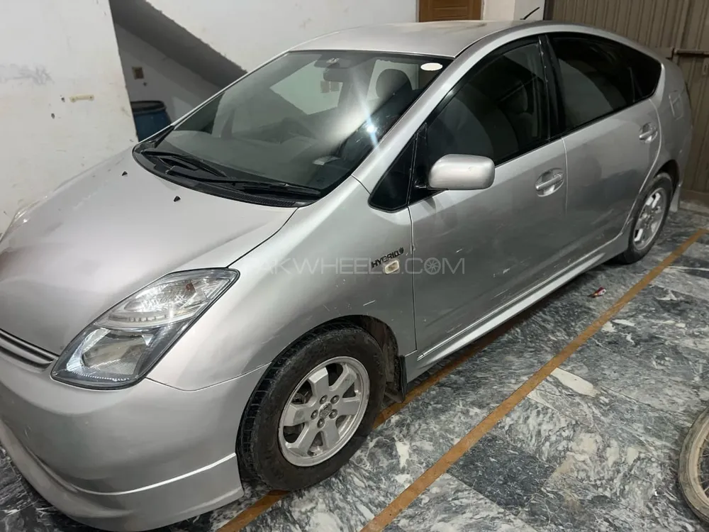 Toyota Prius 2010 for Sale in D.G.Khan Image-1