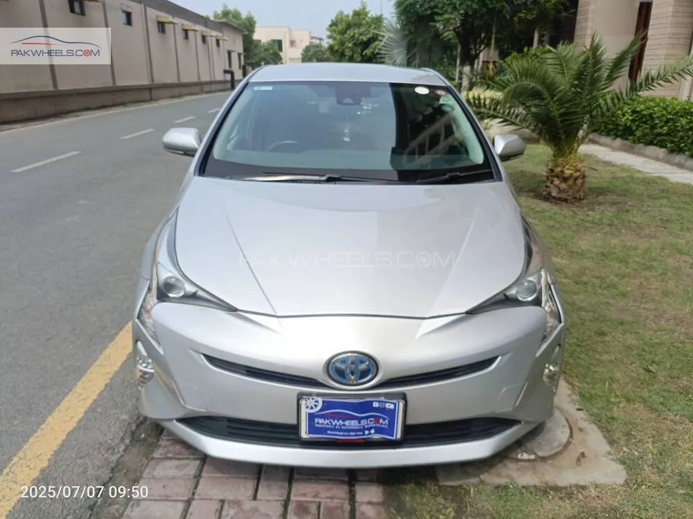 ٹویوٹا پریوس 2017 for Sale in لاہور Image-1