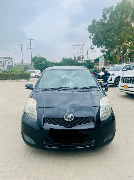 Toyota Vitz 2010 for Sale in Karachi Image-1