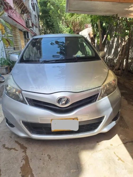 Toyota Vitz 2011 for Sale in Karachi Image-1