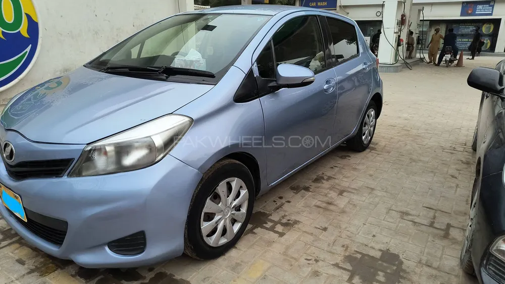 Toyota Vitz 2012 for Sale in Karachi Image-1
