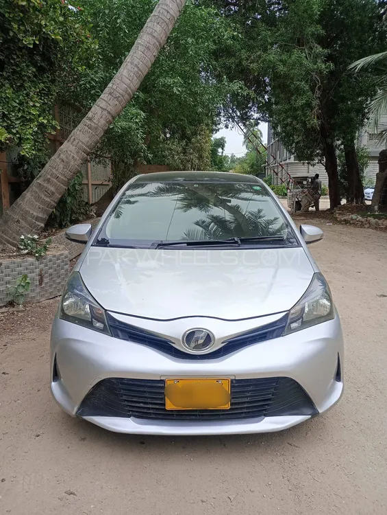Toyota Vitz 2014 for Sale in Karachi Image-1