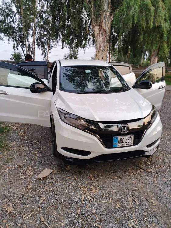 Honda Vezel 2016 for Sale in Attock Image-1