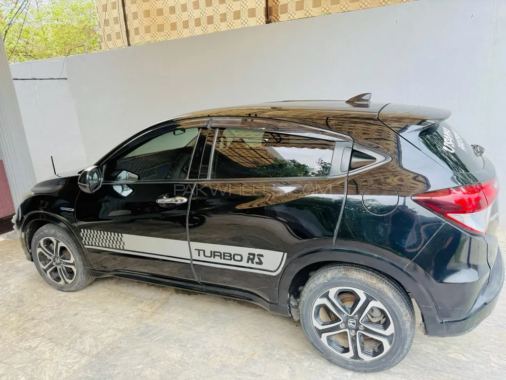 Honda Vezel 2014 for Sale in Faisalabad Image-1