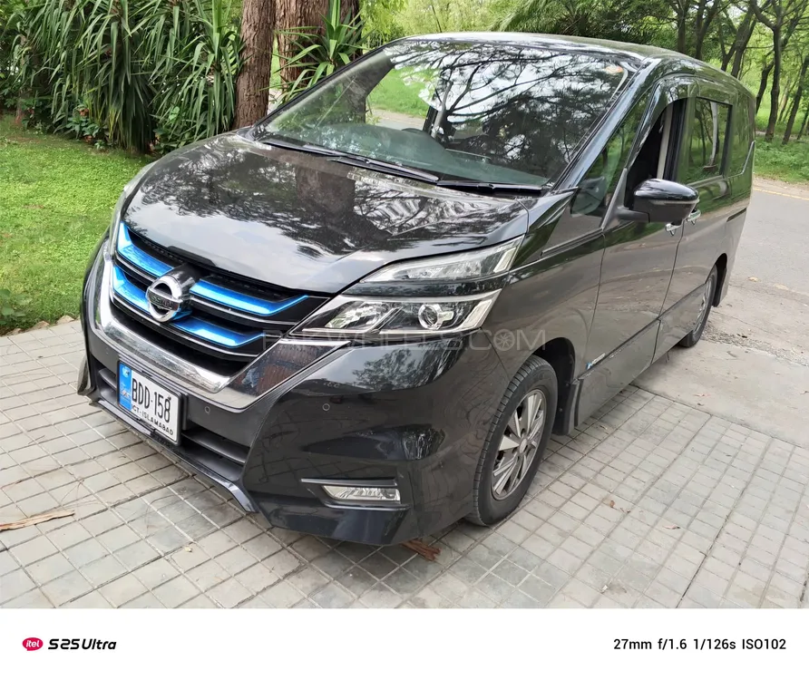 Nissan Serena 2018 for Sale in Islamabad Image-1