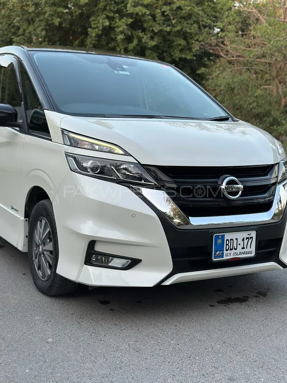 Nissan Serena 2018 for Sale in Lahore Image-1