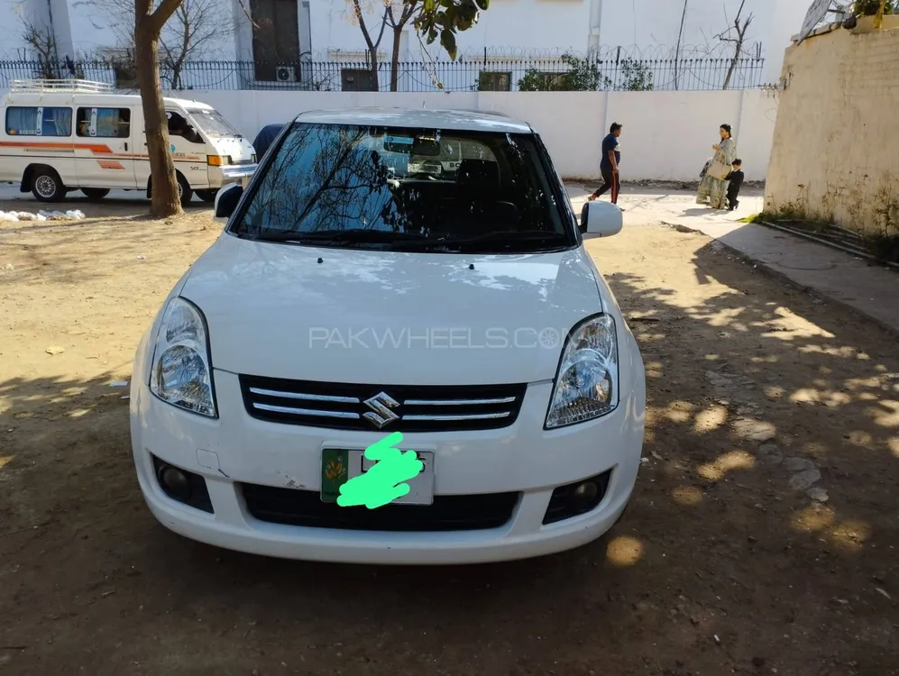 Suzuki Swift 2015 for Sale in Lahore Image-1