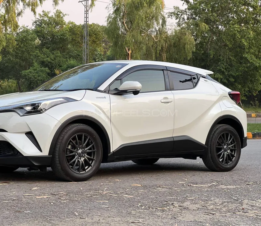 Toyota C-HR 2018 for Sale in Rawalpindi Toyota C-HR 2018 for Sale in Rawalpindi Image-2