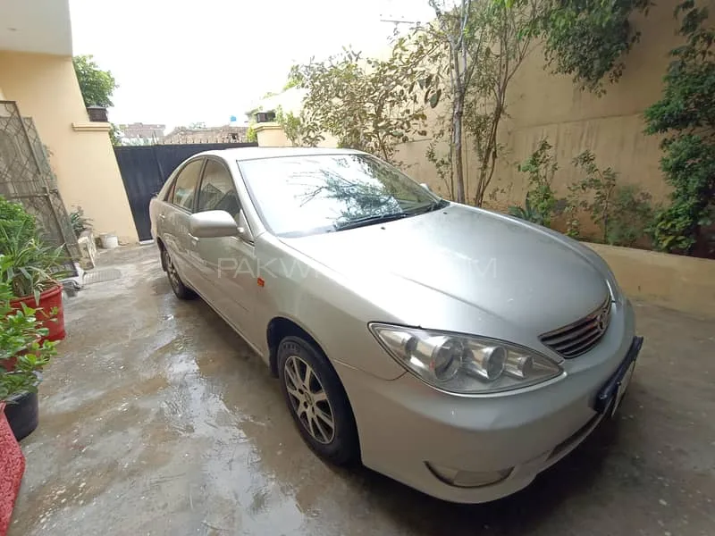Toyota Camry 2004 for Sale in Lahore Image-1