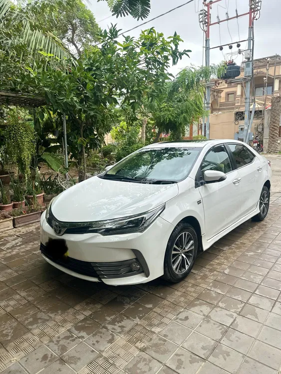 Toyota Corolla 2017 for Sale in Karachi Image-1