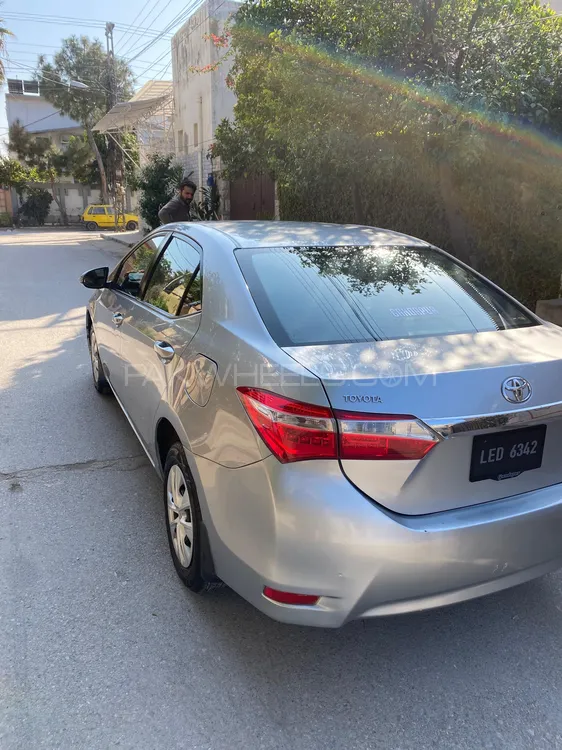 Toyota Corolla 2015 for Sale in Peshawar Image-1
