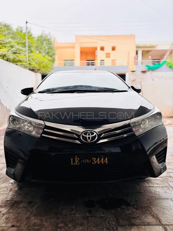 Toyota Corolla 2017 for Sale in Sargodha Image-1