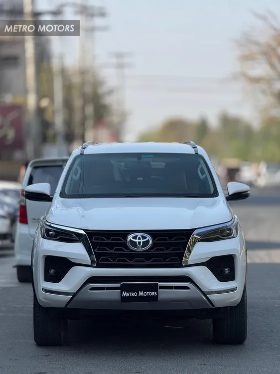 Toyota Fortuner 2021 for Sale in Lahore Image-1