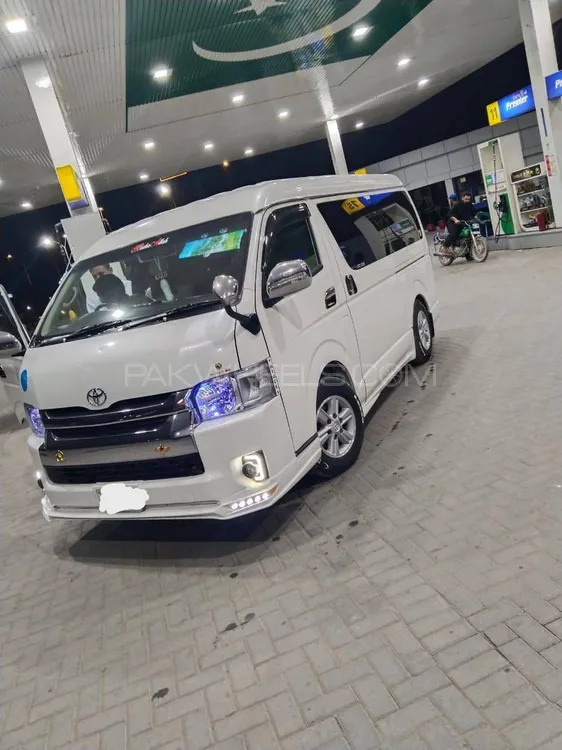 Toyota Hiace 2010 for Sale in Kharian Image-1