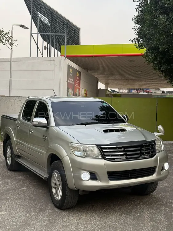 Toyota Hilux 2013 for Sale in Islamabad Image-1