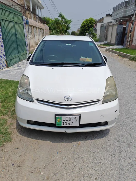 Toyota Prius 2007 for Sale in Mardan Image-1