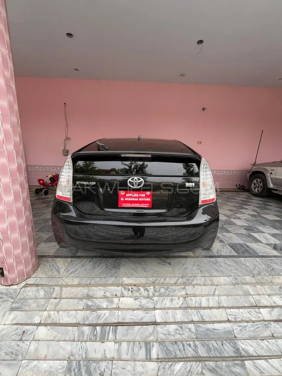 Toyota Prius 2011 for Sale in Mardan Image-1