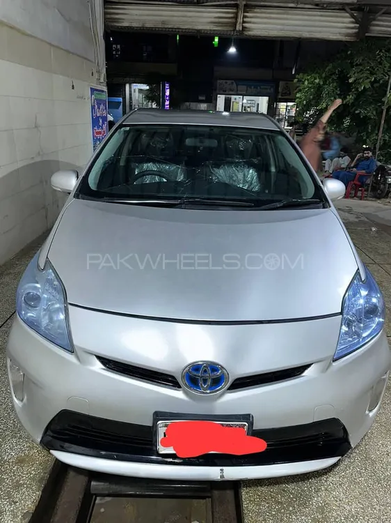 Toyota Prius 2013 for Sale in Sargodha Image-1