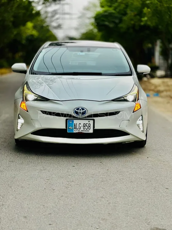 Toyota Prius 2016 for Sale in Lahore Image-1