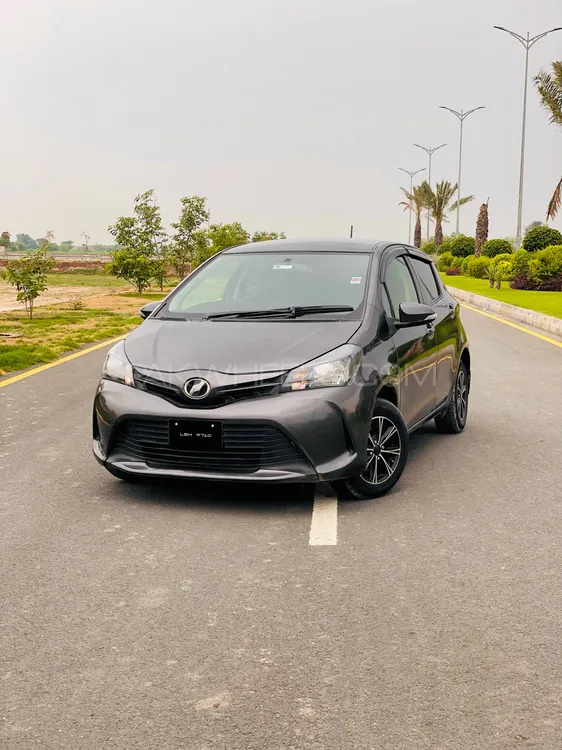 Toyota Vitz 2015 for Sale in Faisalabad Image-1