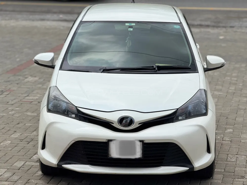 Toyota Vitz 2014 for Sale in Islamabad Image-1