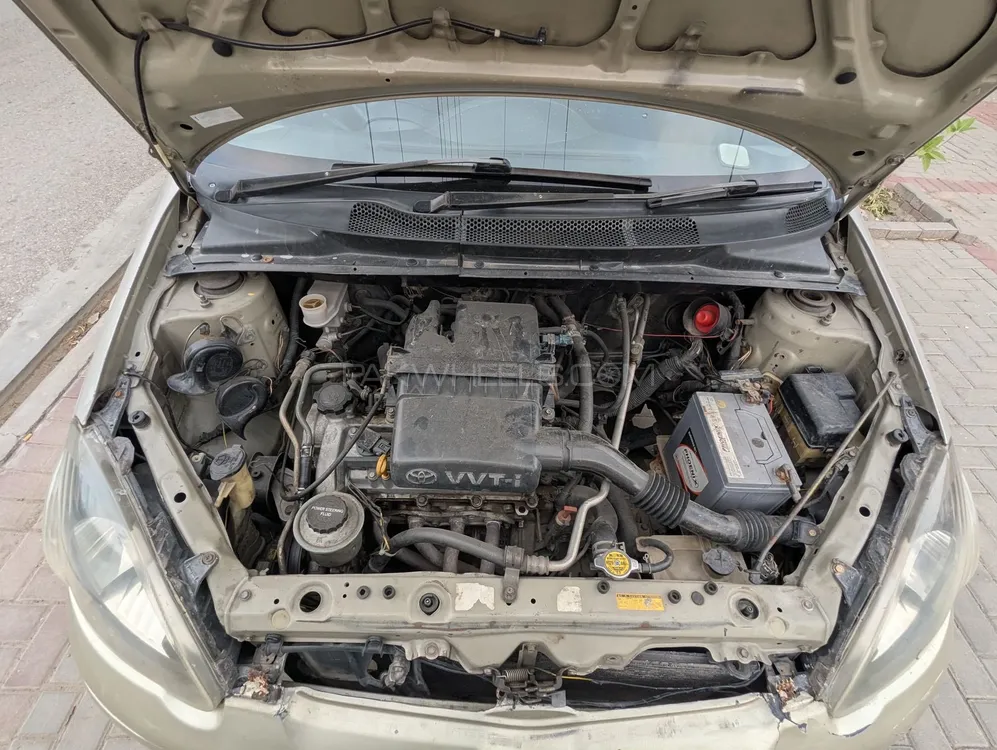 Toyota Vitz 2002 for Sale in Lahore Image-1