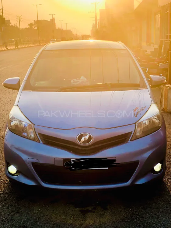 Toyota Vitz 2011 for Sale in Faisalabad Image-1