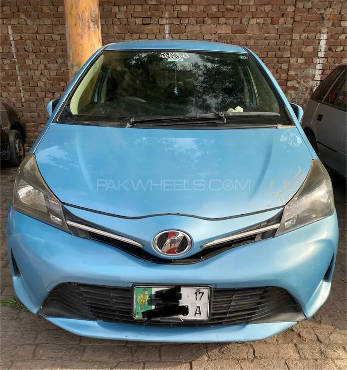 Toyota Vitz 2014 for Sale in Lahore Image-1