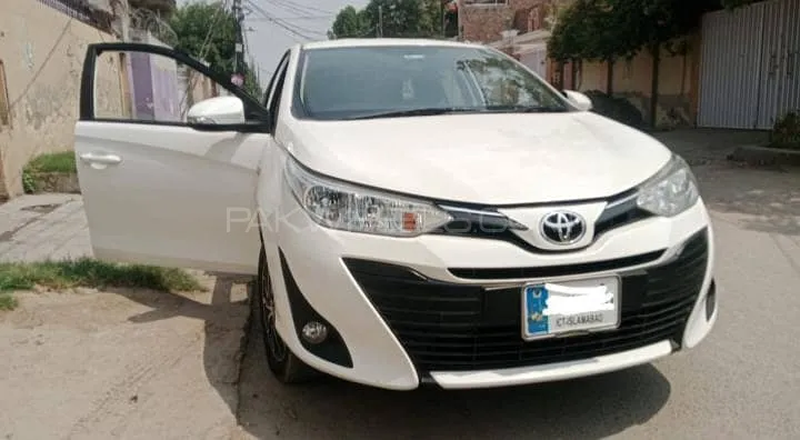 Toyota Yaris Sedan 2020 for Sale in Multan Image-1