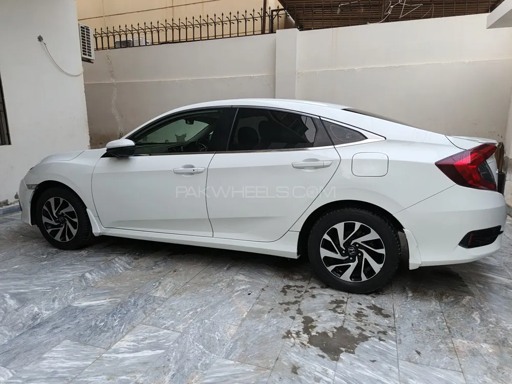 Honda Civic 2018 for Sale in Hyderabad Image-1
