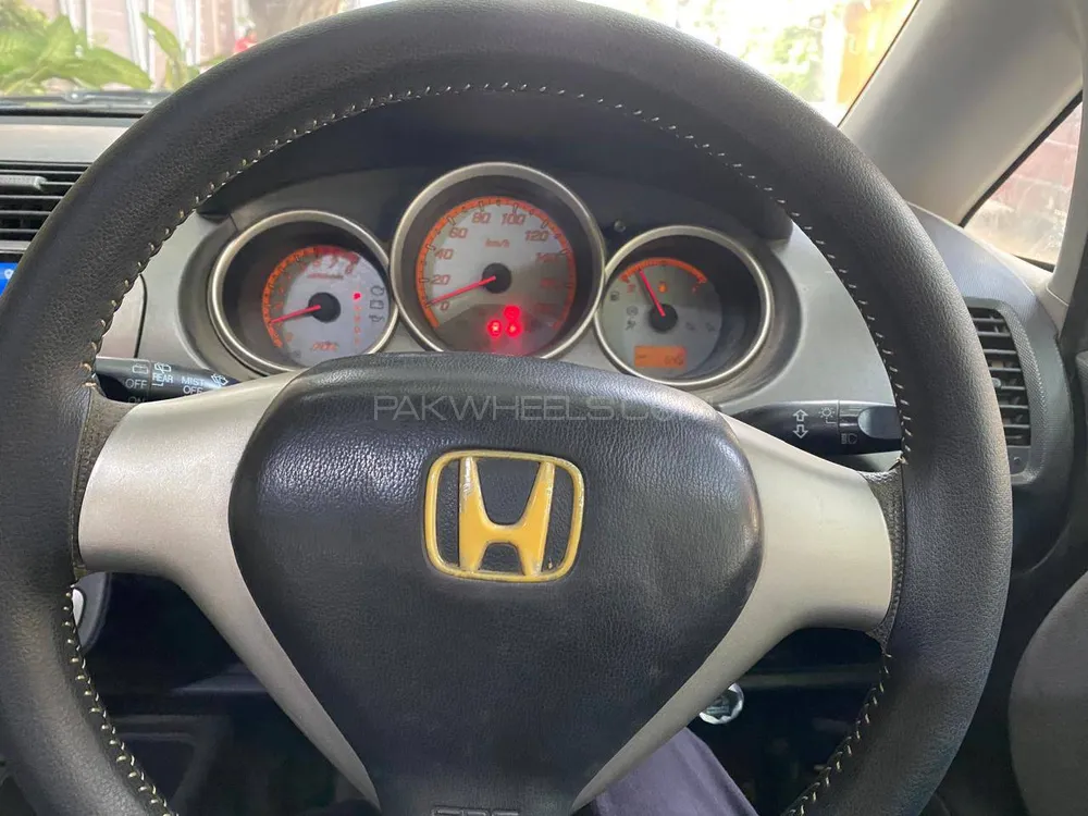 Honda Fit 2006 for Sale in Karachi Image-1