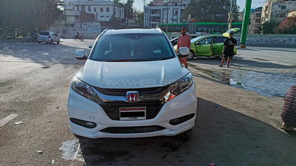 Honda Vezel 2015 for Sale in Karachi Image-1