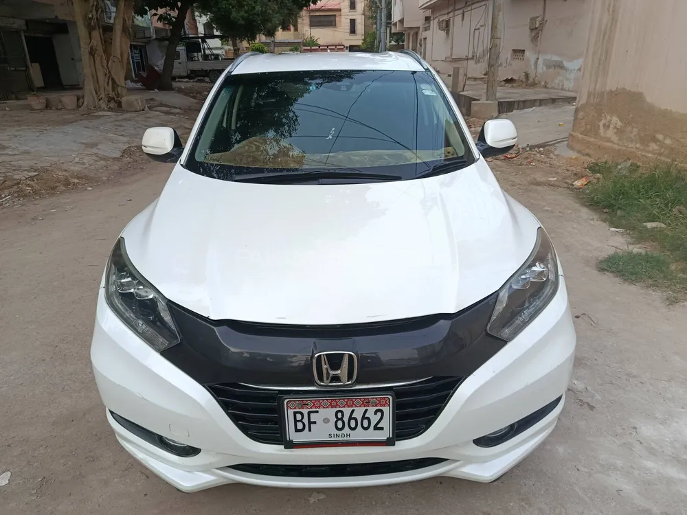 Honda Vezel 2015 for Sale in Karachi Image-1