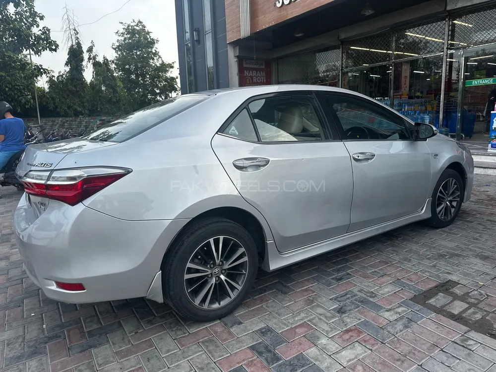 Toyota Corolla 2017 for Sale in Lahore Image-1