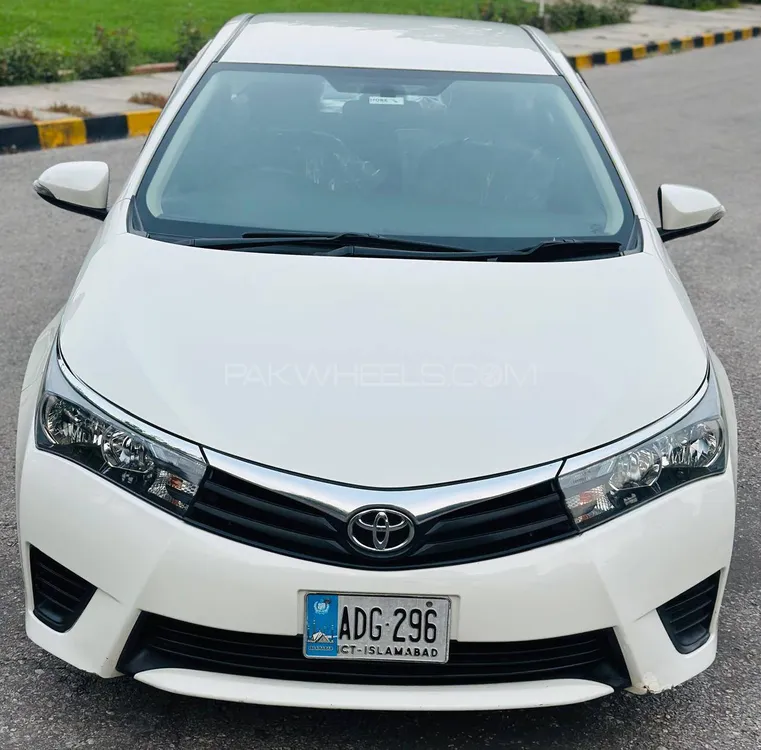 Toyota Corolla 2017 for Sale in Islamabad Image-1