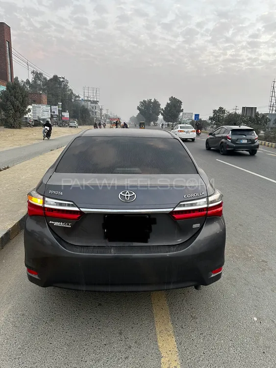 Toyota Corolla 2017 for Sale in Nowshera Virka Image-1