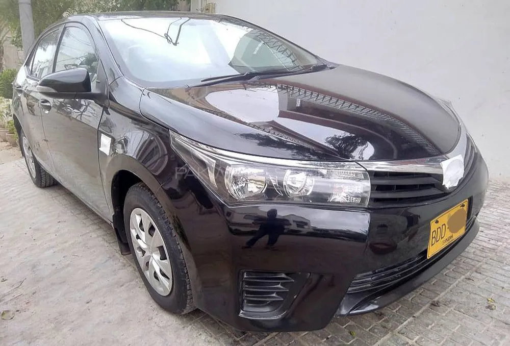 Toyota Corolla 2015 for Sale in Karachi Image-1