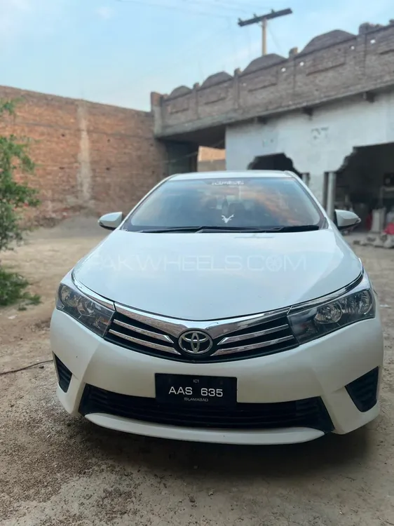 Toyota Corolla 2015 for Sale in Peshawar Image-1