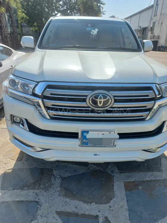 Toyota Land Cruiser 2017 for Sale in Islamabad Image-1