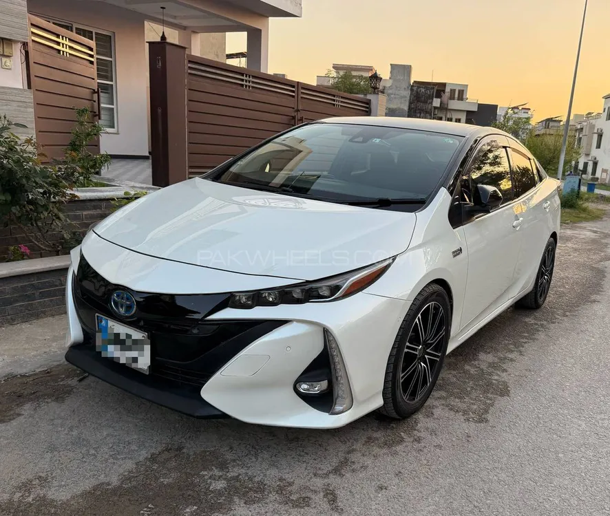 Toyota Prius 2017 for Sale in Rawalpindi Image-1