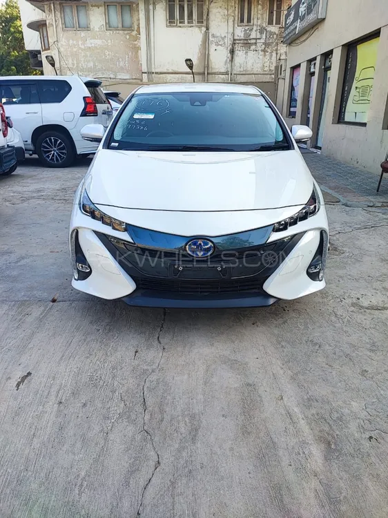 Toyota Prius 2021 for Sale in Karachi Image-1
