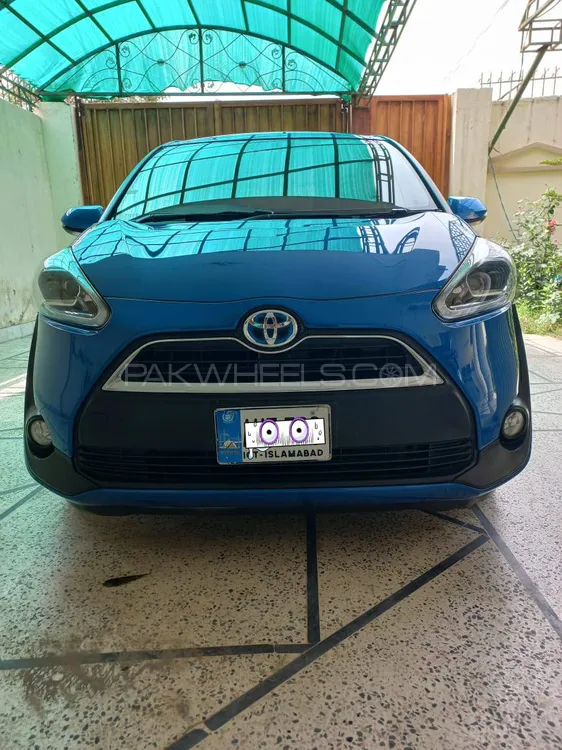 Toyota Sienta 2017 for Sale in Islamabad Image-1