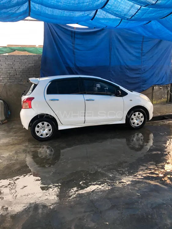 Toyota Vitz 2005 for Sale in Hayatabad Image-1