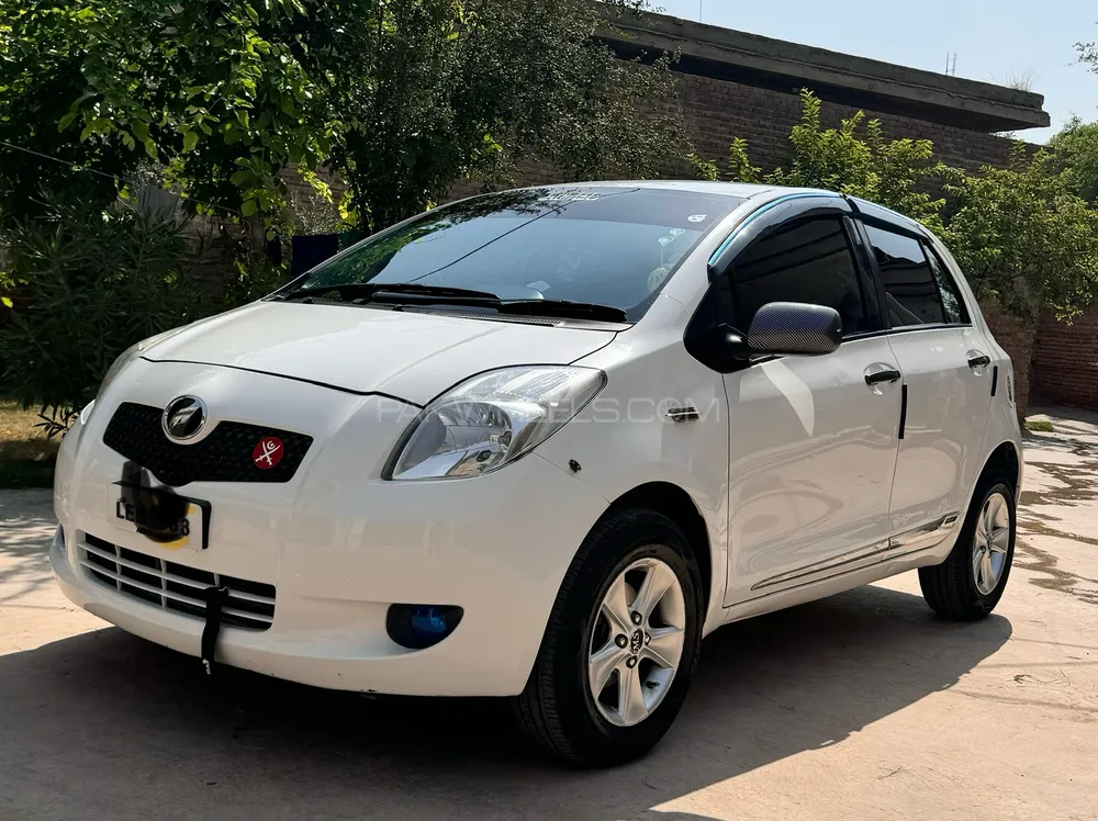 Toyota Vitz 2006 for Sale in Kohat Image-1